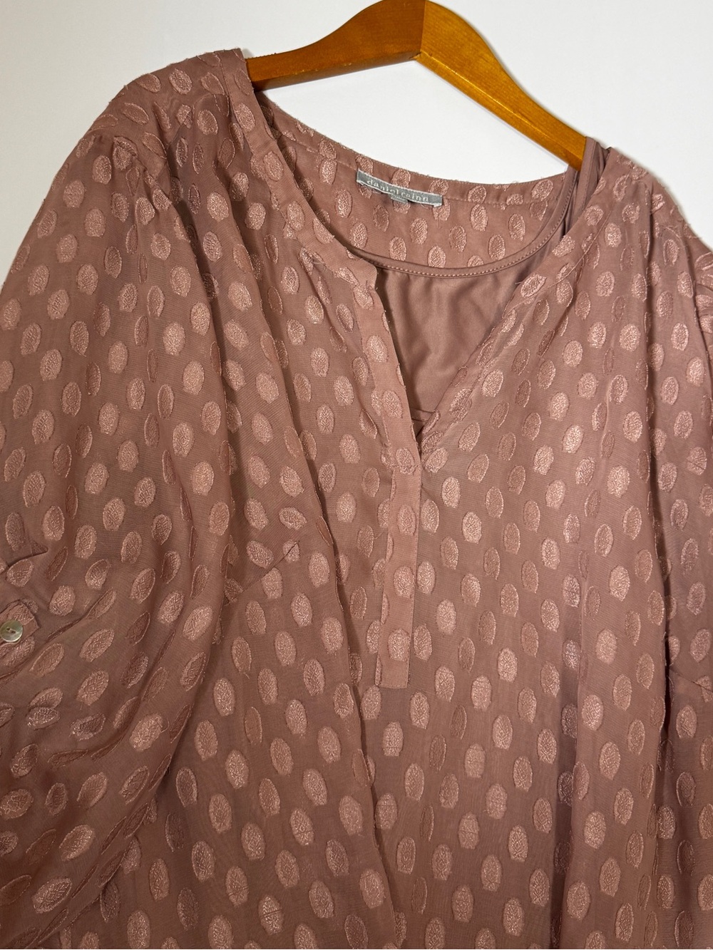 Daniel Rainn 4X Plus Size Dusty Rose Jacquard Split Neck Roll Tab Blouse Cami
